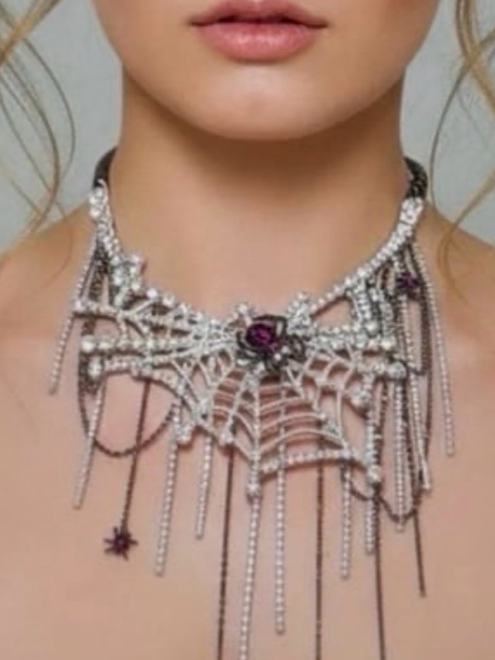 BETSEY JOHNSON Halloween Crystal-Studded Web with Dangling Spiders Necklace NWT - Picture 16 of 16